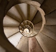 Sagrada Familia Spiral Staircase 2 (5839764546).jpg